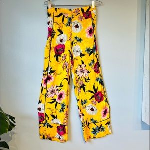 Topshop Bohemian Pants Size 4 Super soft and comfortable 100% Viscose